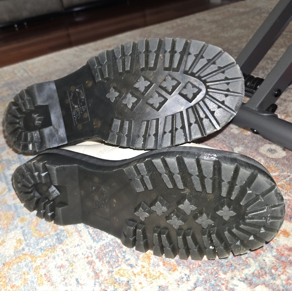 Doc Martens - Picture 5 of 6
